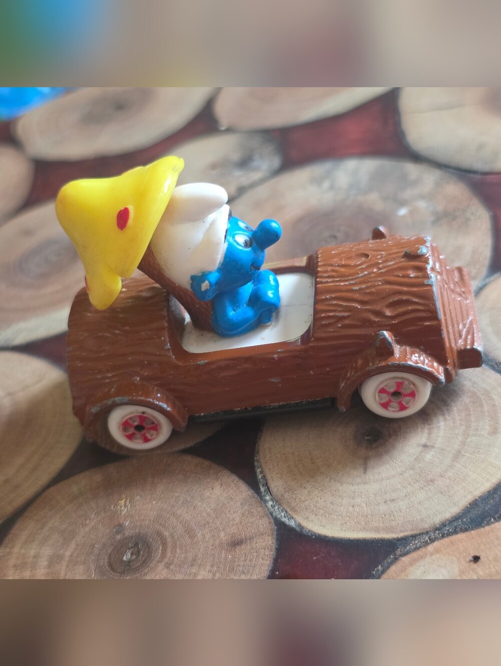 Vintage 1982 ERTL Smurf #3 'Smurf About' Figurine in log car